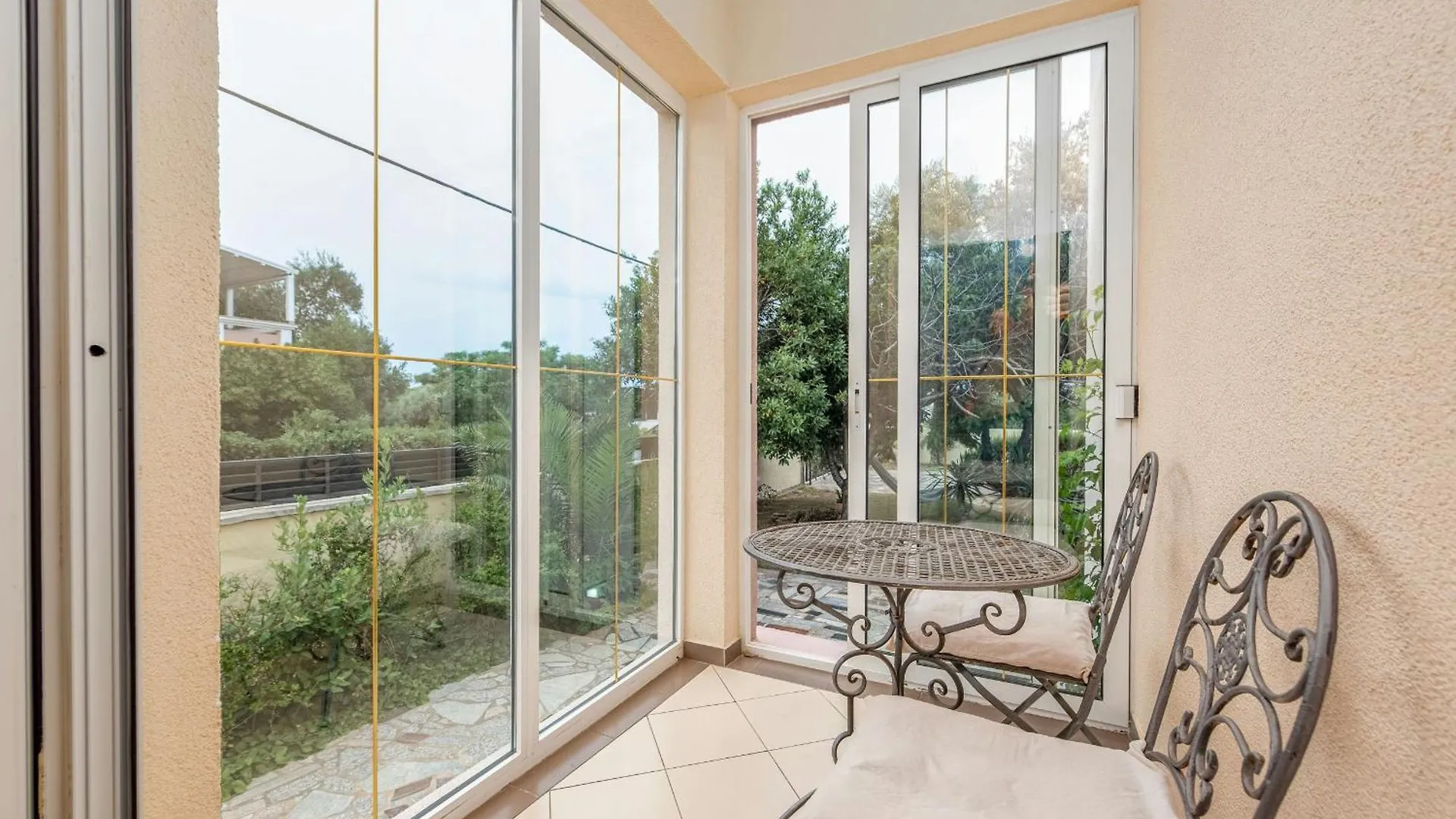 Villa Fresia فير