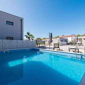 Exclusive Villas & Villa